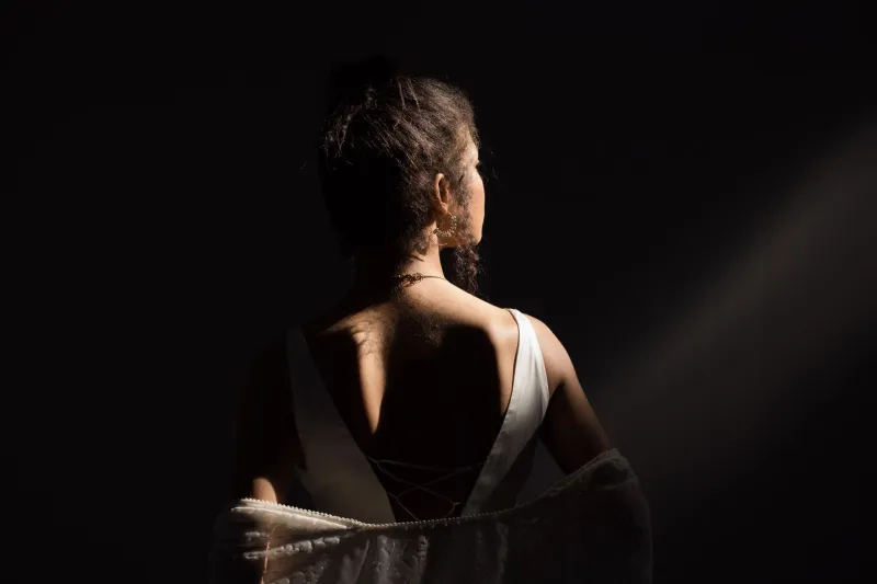 Half-Hidden, Wholly Captivating: The Seductive Logic of the Gradual Unveiling
